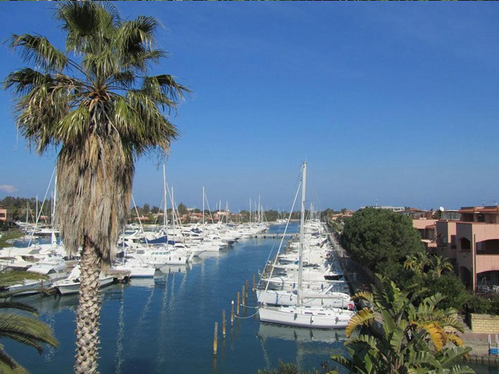 Baia Dei Delfini Aparthotel Furnari Exterior photo